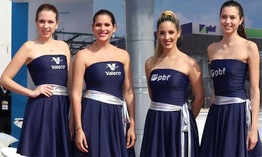 Equipo de anfitrionas BTL en un evento corporativo